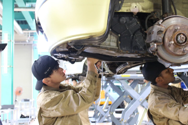 自動車整備工学科