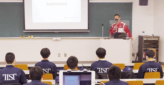 企業連携を活かした多彩な教師陣で本当に必要なことを学べる!