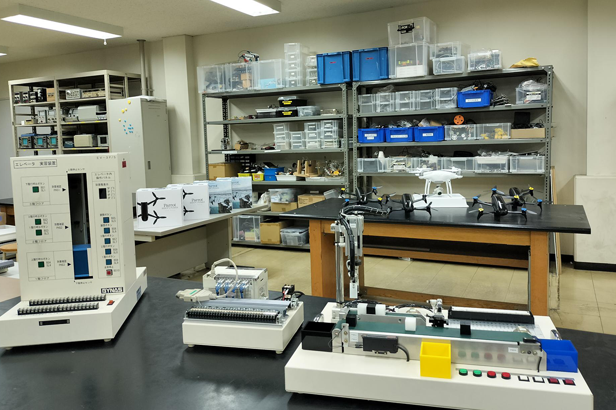 ロボット製作室